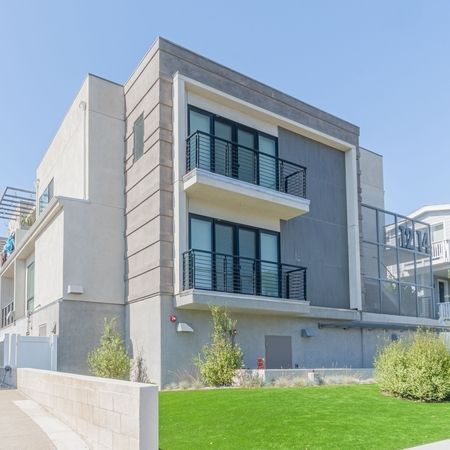 Multi-Family Residential | Manhattan Beach